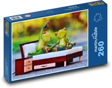 Żaby na łóżku Puzzle 260 elementów - 41x28,7 cm