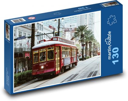 Červená tramvaj ve městě - puzzle 130 dílků