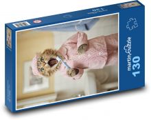 Kočka si čistí zuby v koupelně Puzzle 130 dílků - 28,7 x 20 cm