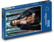 Człowiek w lesie Puzzle 500 elementów - 46x30 cm