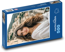 Krásna žena v meste Puzzle 500 dielikov - 46 x 30 cm 