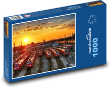 Pociągi w zajezdni na stacji o zachodzie słońca Puzzle 1000 elementów - 60x46 cm