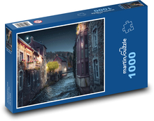 Rieka tečúca nočnou ulicou Puzzle 1000 dielikov - 60 x 46 cm 