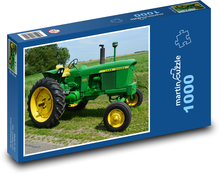 Zielony traktor na łące Puzzle 1000 elementów - 60x46 cm