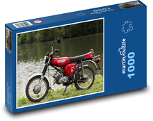 Czerwony motocykl nad wodą Puzzle 1000 elementów - 60x46 cm