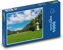 Łąka, kaplica, krajobraz Puzzle 1000 elementów - 60x46 cm