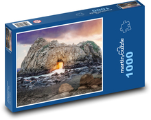 Světlo ve skále - moře, západ slunce Puzzle 1000 dílků - 60 x 46 cm