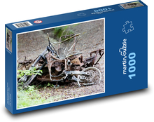 Motocykl - vrak, opuštěný Puzzle 1000 dílků - 60 x 46 cm
