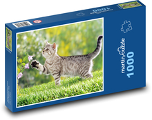 Kočka na zahradě - mazlíček, květiny Puzzle 1000 dílků - 60 x 46 cm