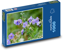 Fialové kvety - záhrada, okvetné lístky Puzzle 1000 dielikov - 60 x 46 cm 