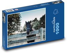 Čierny kôň - ohrada, farma Puzzle 1000 dielikov - 60 x 46 cm 