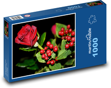 Červená růže - kytice, červené bobule Puzzle 1000 - 60x46 cm