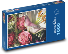 Bukiet - lilie, róże Puzzle 1000 elementów - 60x46 cm