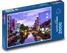 Noční kanál v Thajsku Puzzle 2000 dílků - 90 x 60 cm