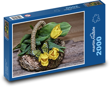 Kytica žltých tulipánov v košíku Puzzle 2000 dielikov - 90 x 60 cm