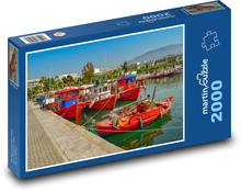 Stredomorský prístav s červenými loďami Puzzle 2000 dielikov - 90 x 60 cm