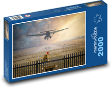 Letadlo nad přistávací dráhou Puzzle 2000 dílků - 90 x 60 cm