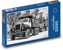 Starý nákladní automobil Puzzle 2000 dílků - 90 x 60 cm