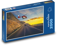 Vrtuľník pristáva na ceste Puzzle 2000 dielikov - 90 x 60 cm