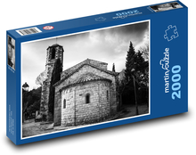 Kościół romański Puzzle 2000 elementów - 90x60 cm