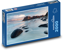 Felsige Küste mit Bergen Puzzle 2000 Teile - 90 x 60 cm