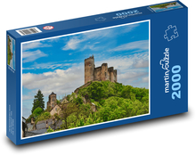 Schloss auf einem grünen Hügel Puzzle 2000 Teile - 90 x 60 cm