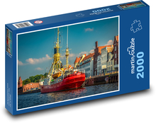 Zabytkowy port z łodzią, Lubeka Puzzle 2000 elementów - 90x60 cm