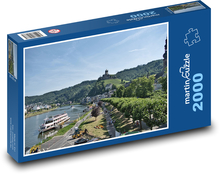 Hrad - dedina, rieka Puzzle 2000 dielikov - 90 x 60 cm