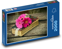 Gerbera - ružový kvet, kniha Puzzle 2000 dielikov - 90 x 60 cm