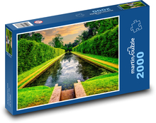 Atrium of the castle garden - hedge, pond Puzzle 2000 pieces - 90 x 60 cm