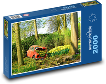 Volkswagen beetle- vrak auta, narcisy Puzzle 2000 dílků - 90 x 60 cm