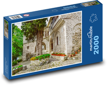 Klasztor - kościół, dziedziniec Puzzle 2000 elementów - 90x60 cm