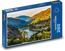 Priehrada medzi hustými lesmi Puzzle 260 dielikov - 41 x 28,7 cm 