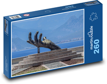 Ruka - sochařství, památník Puzzle 260 dílků - 41 x 28,7 cm