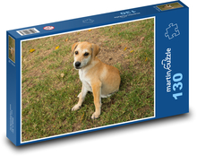 Mały piesek w trawie Puzzle 130 elementów - 28,7x20 cm