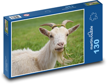 Bílá koza na pastvě Puzzle 130 dílků - 28,7 x 20 cm