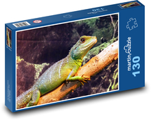 Lezenie leguána zeleného na konár Puzzle 130 dielikov - 28,7 x 20 cm 