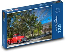 Red pick up in the garden Puzzle 130 pieces - 28.7 x 20 cm 