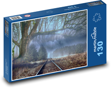 Koleje v lese - stromy v mlze, příroda Puzzle 130 dílků - 28,7 x 20 cm