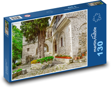 Monastery - church, courtyard Puzzle 130 pieces - 28.7 x 20 cm 