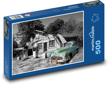 Opuštěná čerpací stanice s autem Puzzle 500 dílků - 46 x 30 cm
