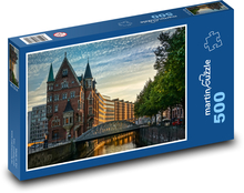 Historický cihlový dům u kanálu v Hamburku Puzzle 500 dílků - 46 x 30 cm