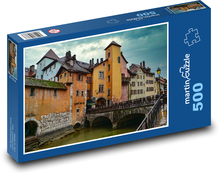 Zabytkowe miasto z kolorowymi domkami Puzzle 500 elementów - 46x30 cm