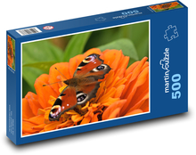 Motýl - paví očko, květ Puzzle 500 dílků - 46 x 30 cm