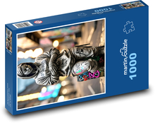 Socha ženy na ulici Puzzle 1000 dielikov - 60 x 46 cm 