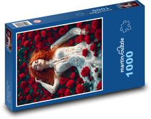 Žena ležící v růžích Puzzle 1000 dílků - 60 x 46 cm