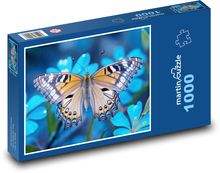 Motýľ na modrých kvetoch Puzzle 1000 dielikov - 60 x 46 cm 