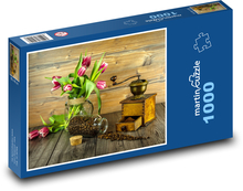 Mlýnek na kávu a kytice tulipánů Puzzle 1000 - 60x46 cm