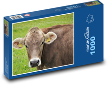 Krava na alpskej lúke Puzzle 1000 dielikov - 60 x 46 cm 