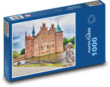 Vodní zámek Egeskov - Fyn, Dánsko Puzzle 1000 dílků - 60 x 46 cm
